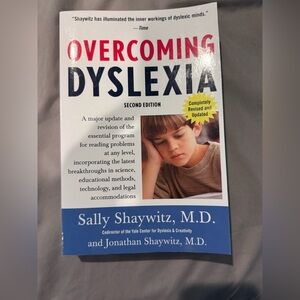 Overcoming Dyslexia by Sally Shaywitz, M.D. - NEW